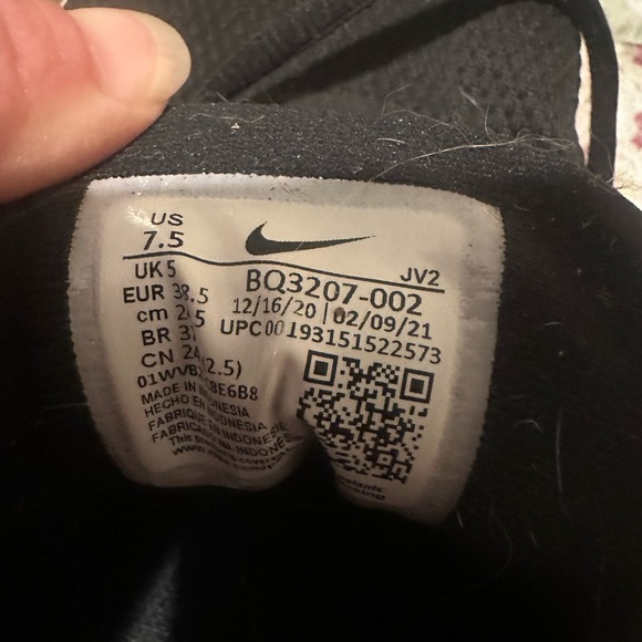 Nike Revolution Running Tennis Athletic Shoes Size 7.5 Black White Athleisure - Picture 5 of 5